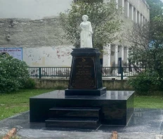 In the honour of Sister Nivedita, Sculpture Artist Neeraj Gupta created her Statue at Sister Nivedita College Delhi